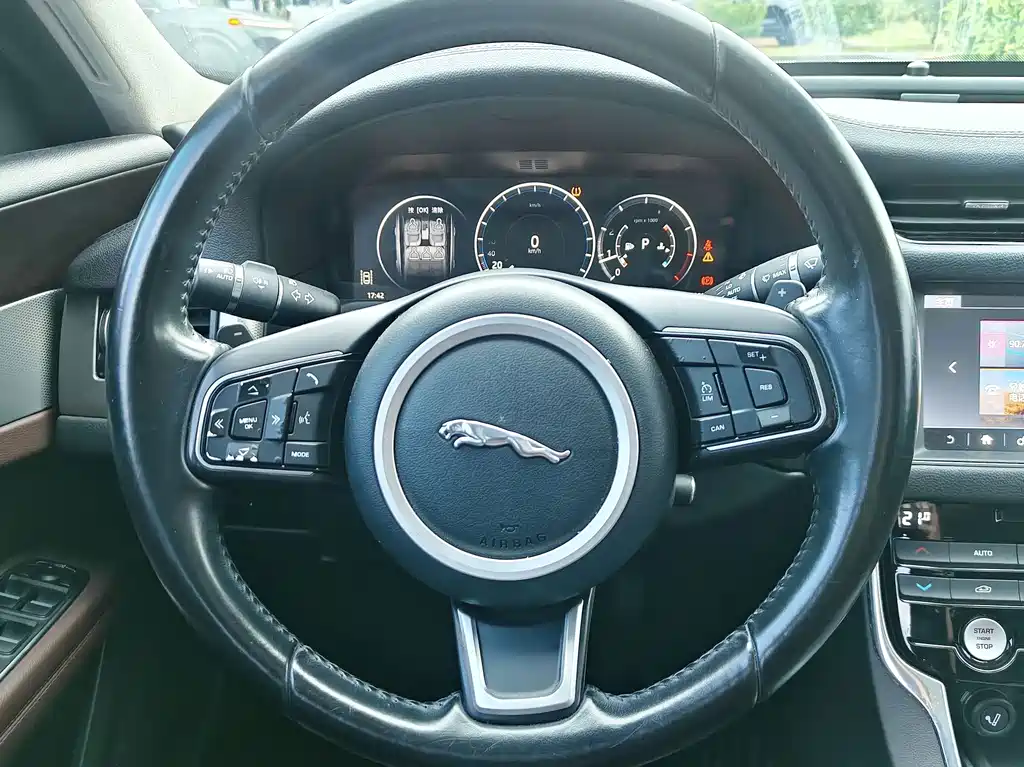 Jaguar XFL — миниатюра 21