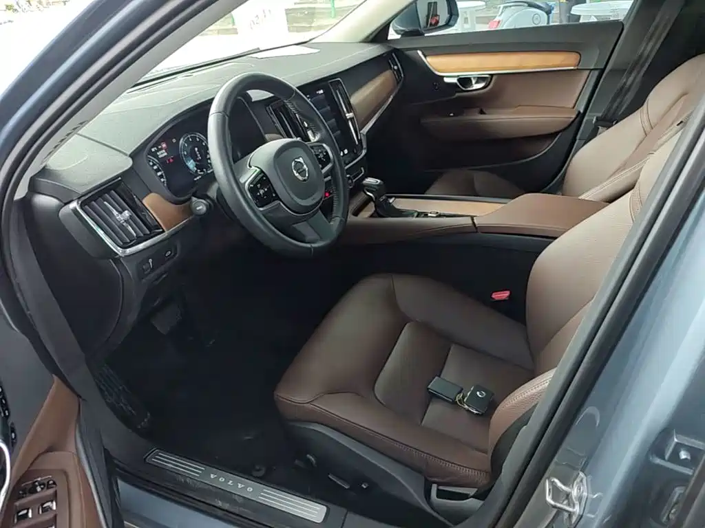 Volvo S90 — миниатюра 15