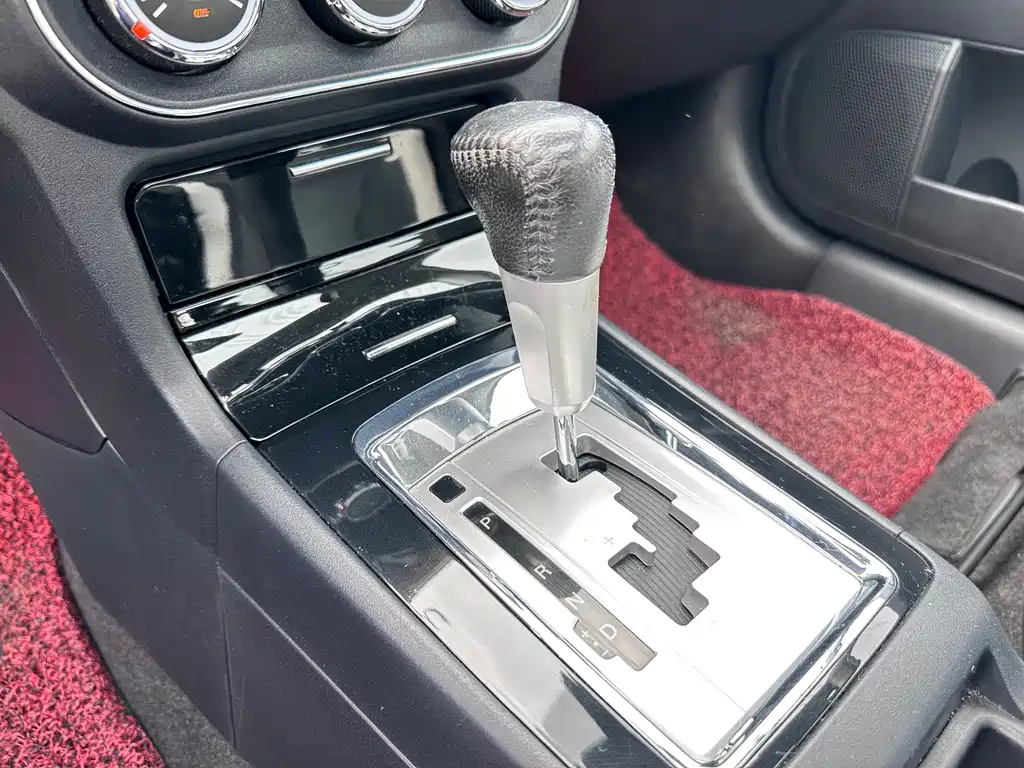 Mitsubishi Lancer EX — миниатюра 13