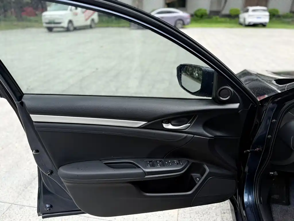Honda Civic — миниатюра 4