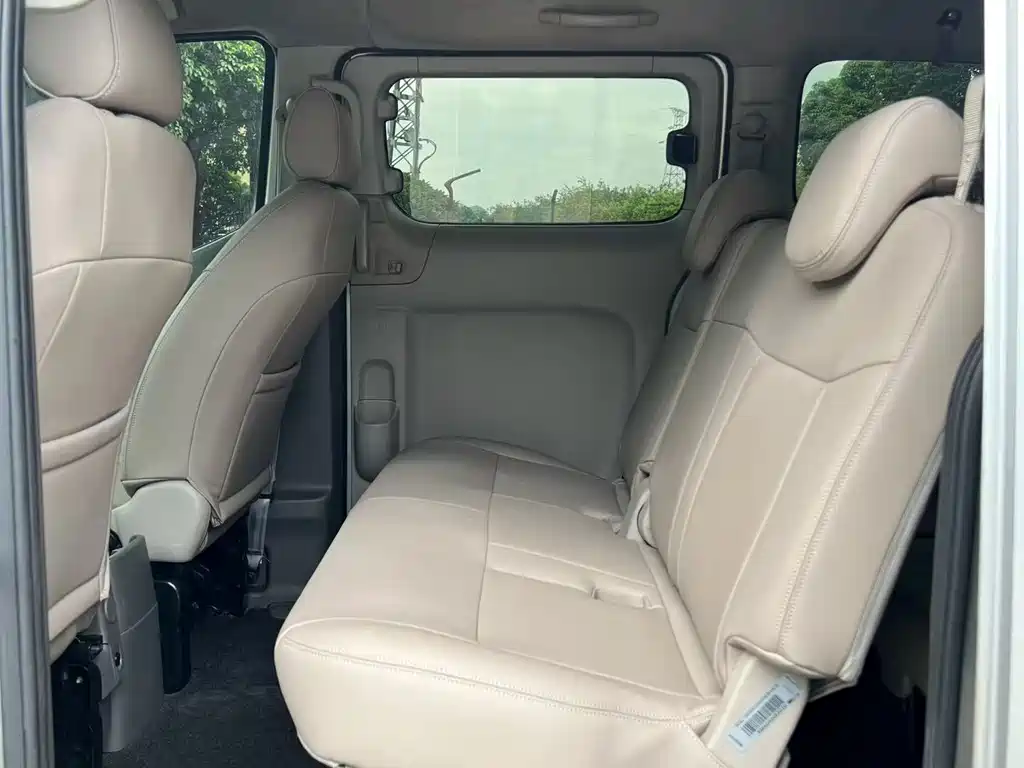 Nissan NV200 — миниатюра 9