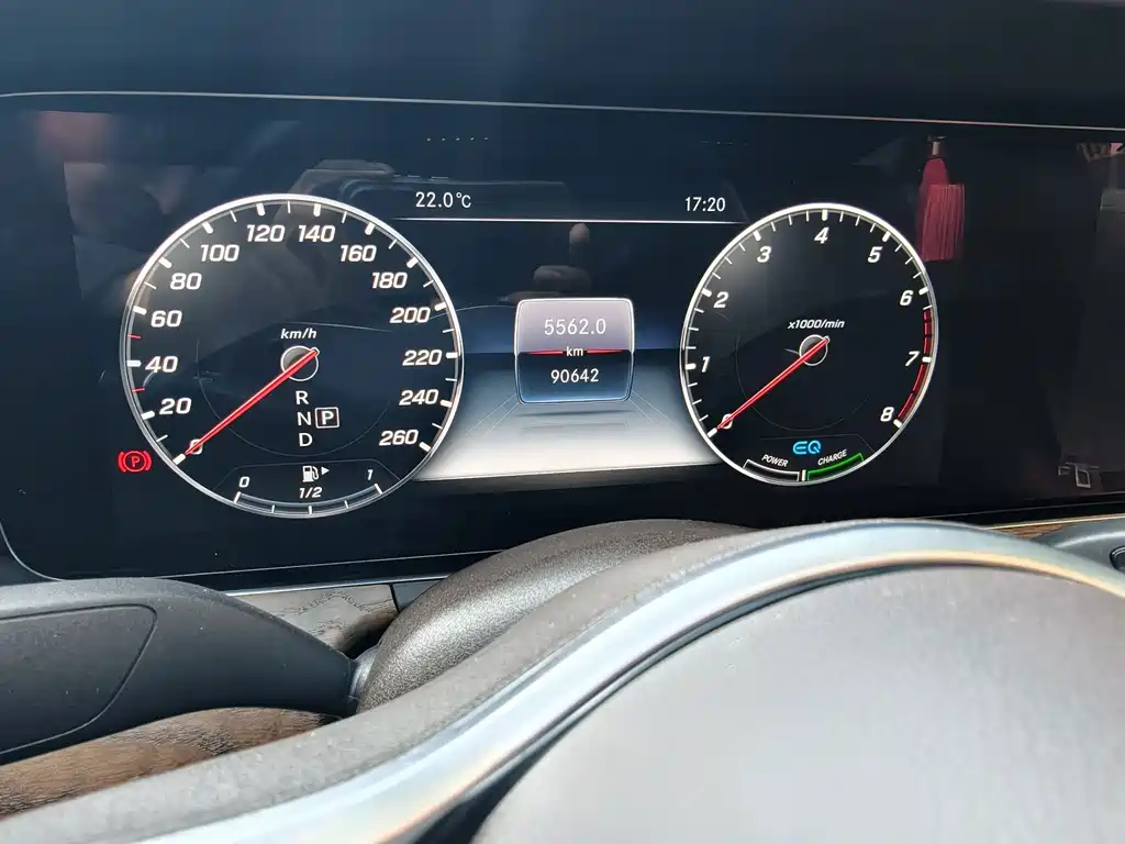 Mercedes-Benz E-Class — миниатюра 15