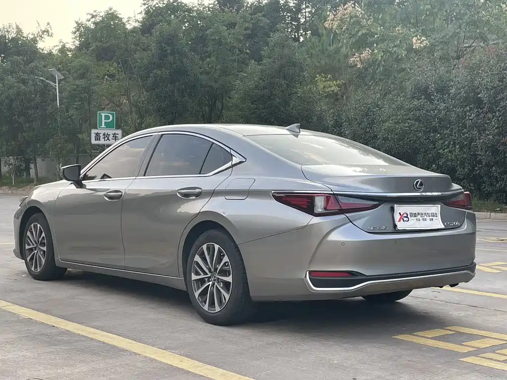 Lexus ES — миниатюра 4