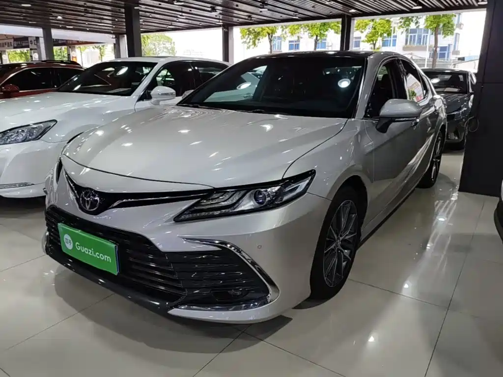 Toyota Camry — миниатюра 2