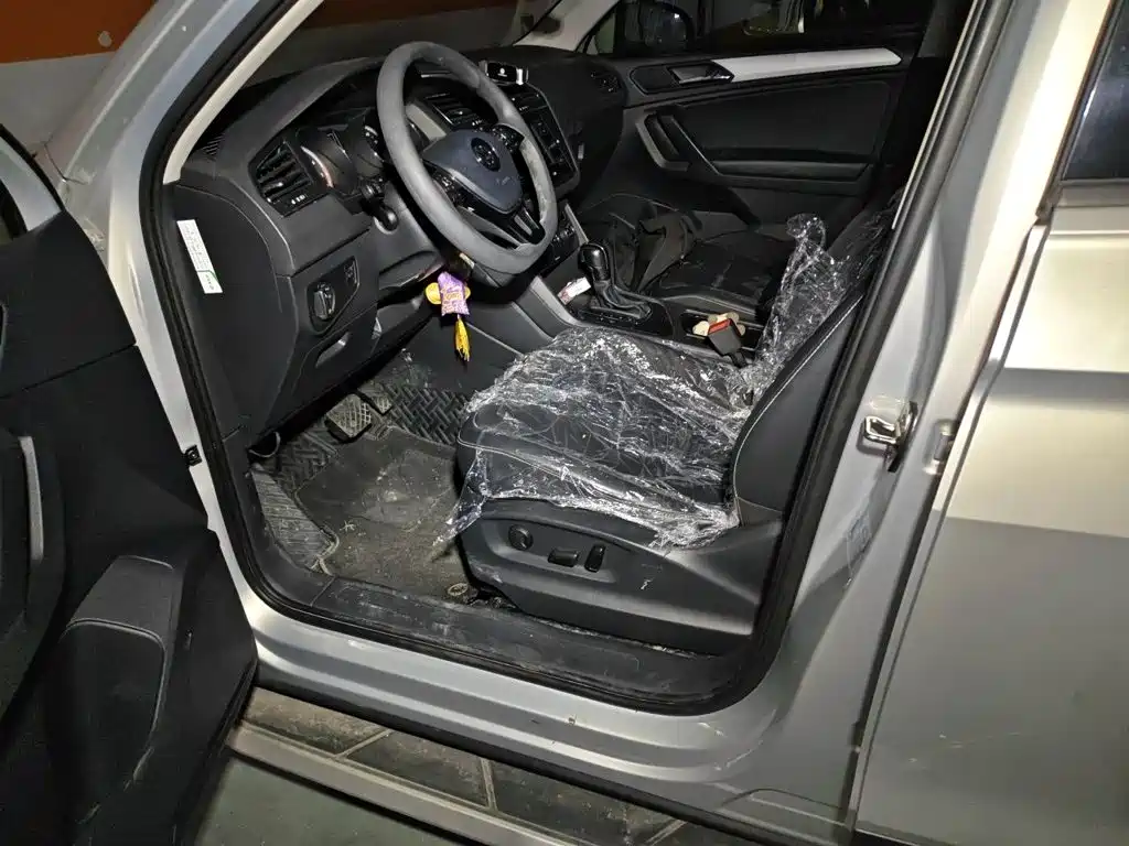 Volkswagen Tiguan L — миниатюра 14