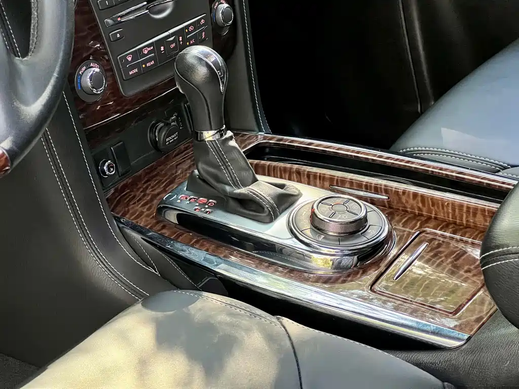 Nissan Patrol — миниатюра 18