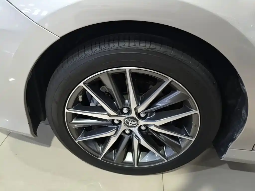 Toyota Camry — миниатюра 23