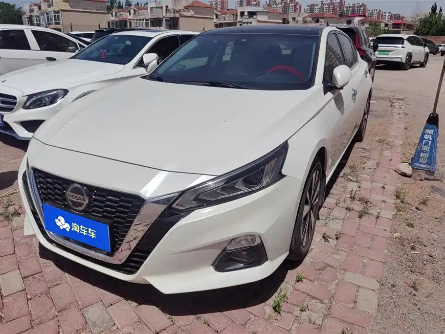 Купить Nissan Teana