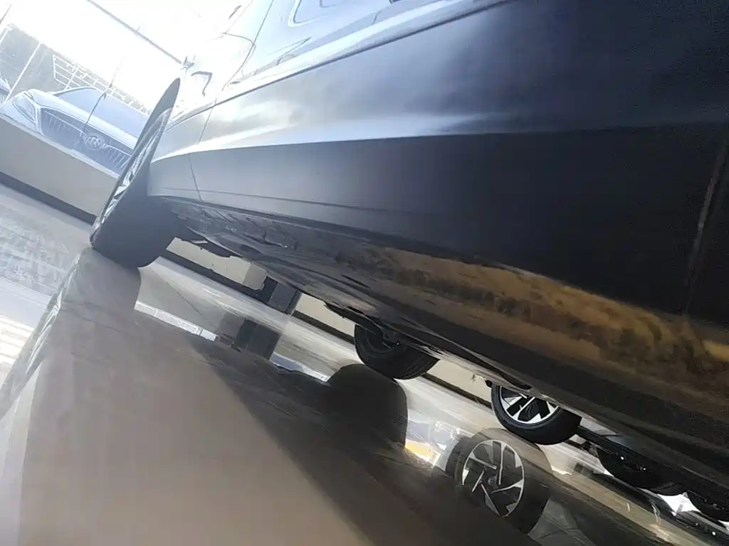 Volkswagen Tiguan L — миниатюра 21