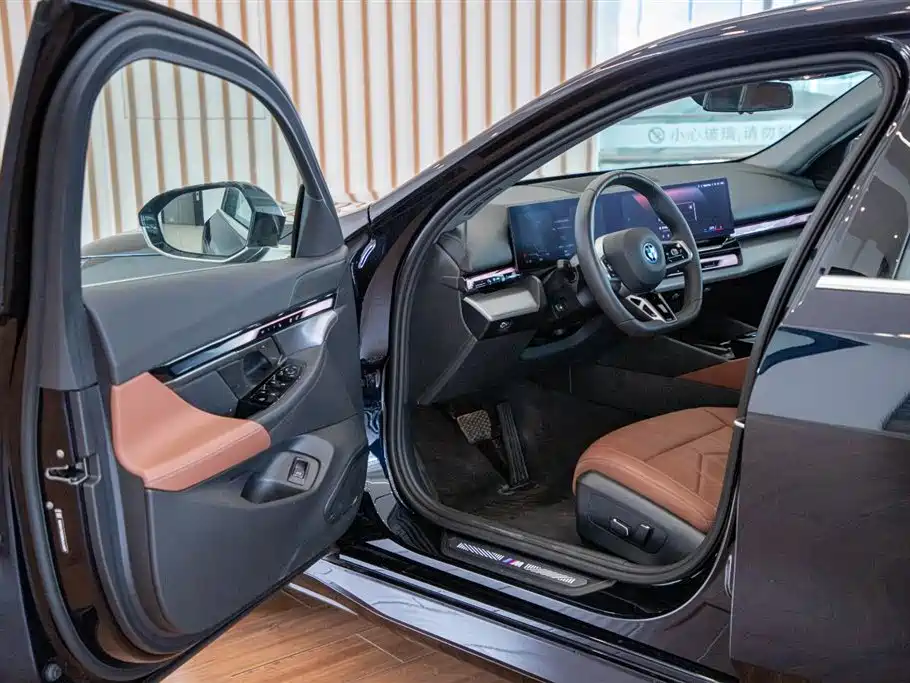 BMW i5 — миниатюра 14