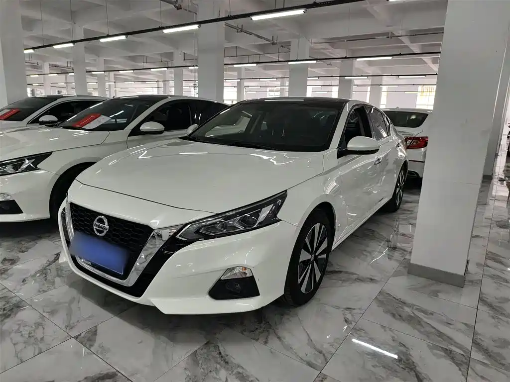 Купить Nissan Teana