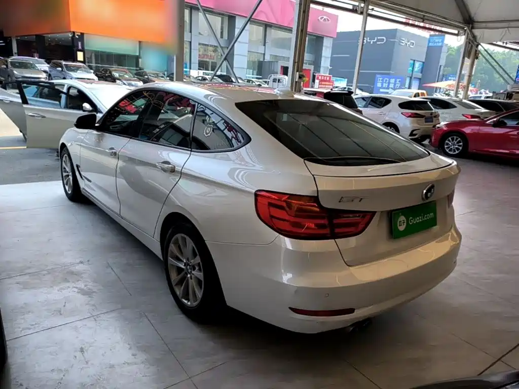 BMW 3 Series GT — миниатюра 5
