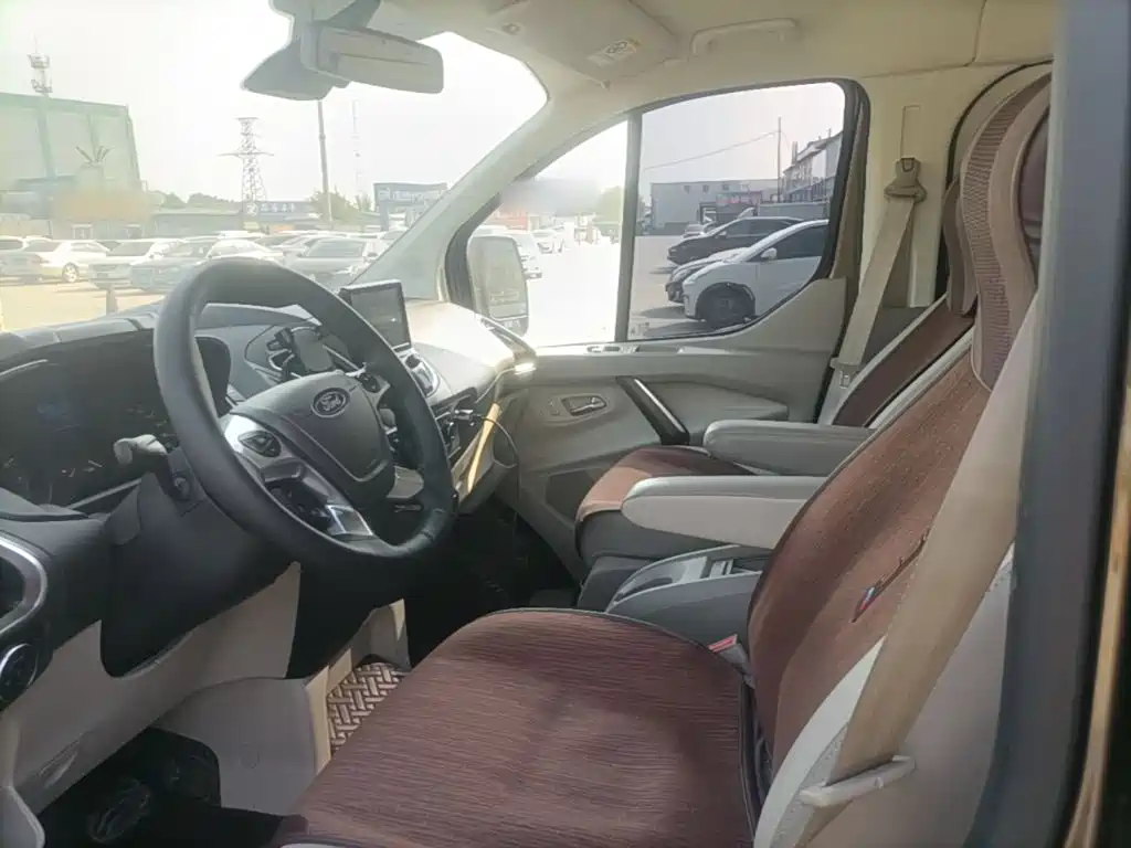 Ford Tourneo — миниатюра 15