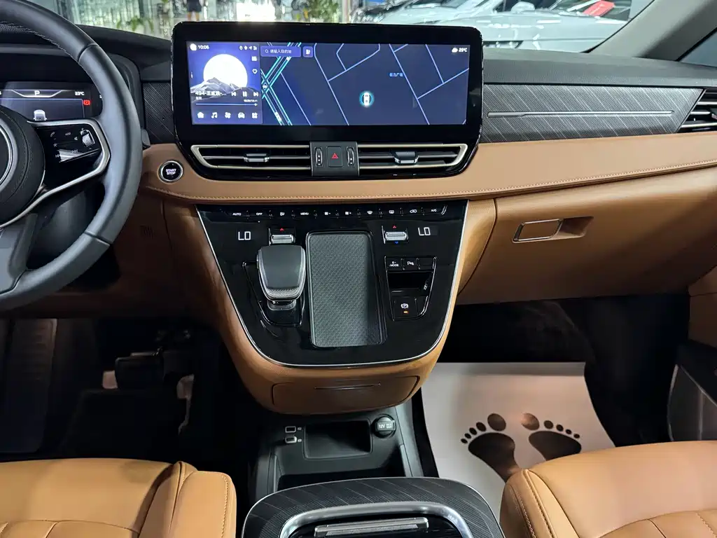 Hongqi Hongqi HQ9 PHEV — миниатюра 7