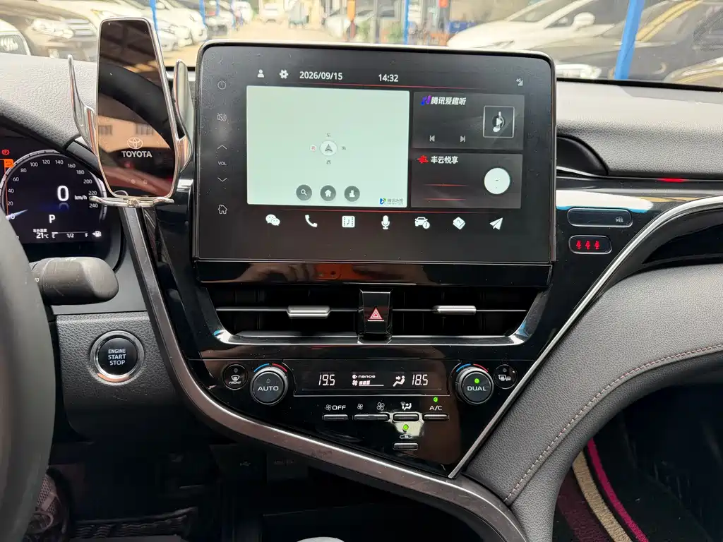 Toyota Camry — миниатюра 14