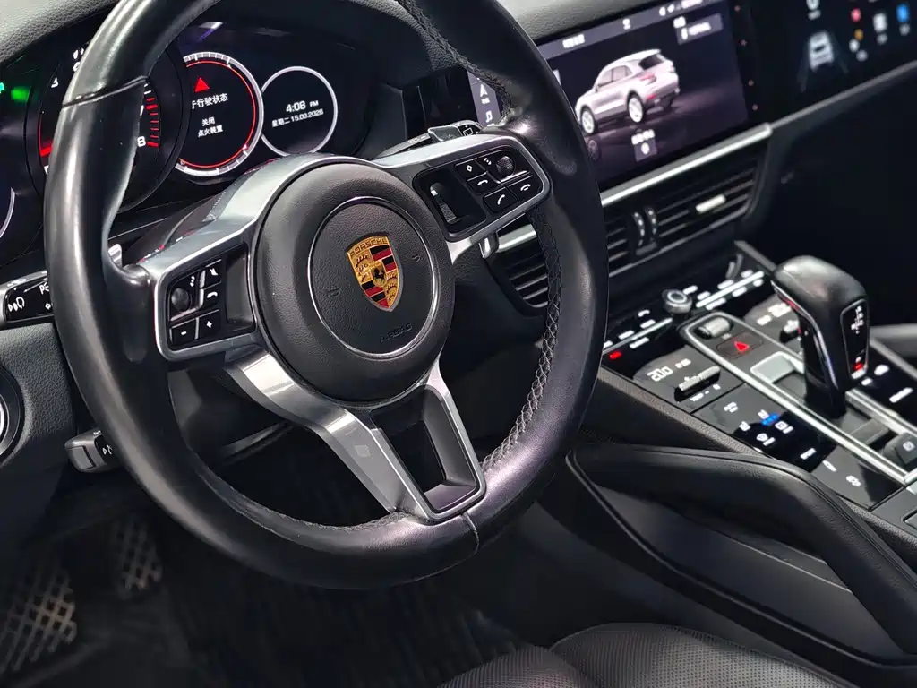 Porsche Cayenne — миниатюра 9