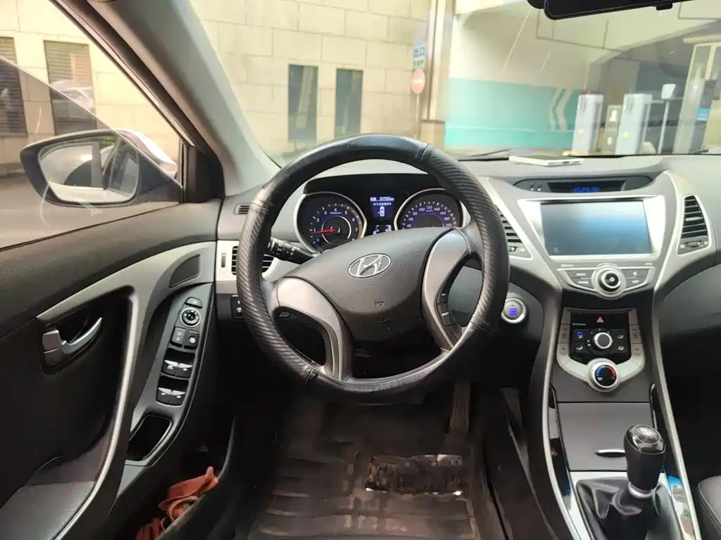 Hyundai Elantra Langdong — миниатюра 6