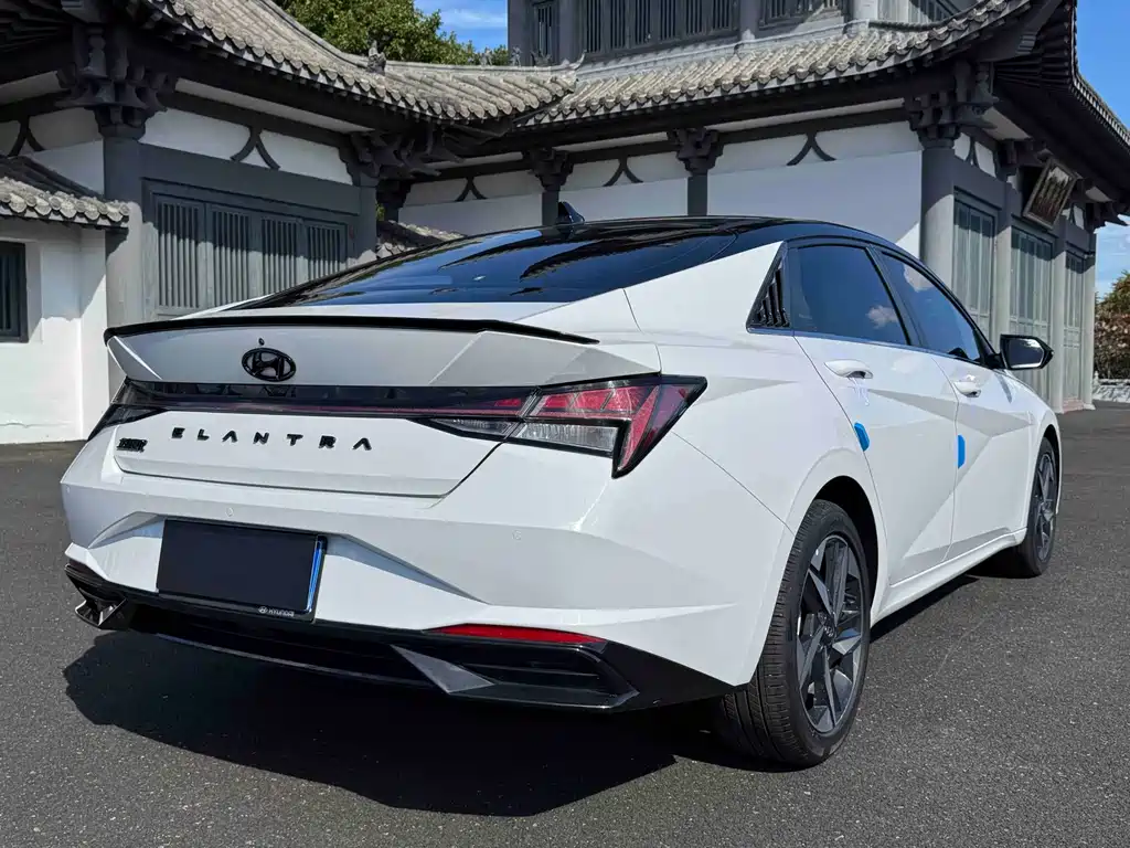 Hyundai Elantra — миниатюра 6