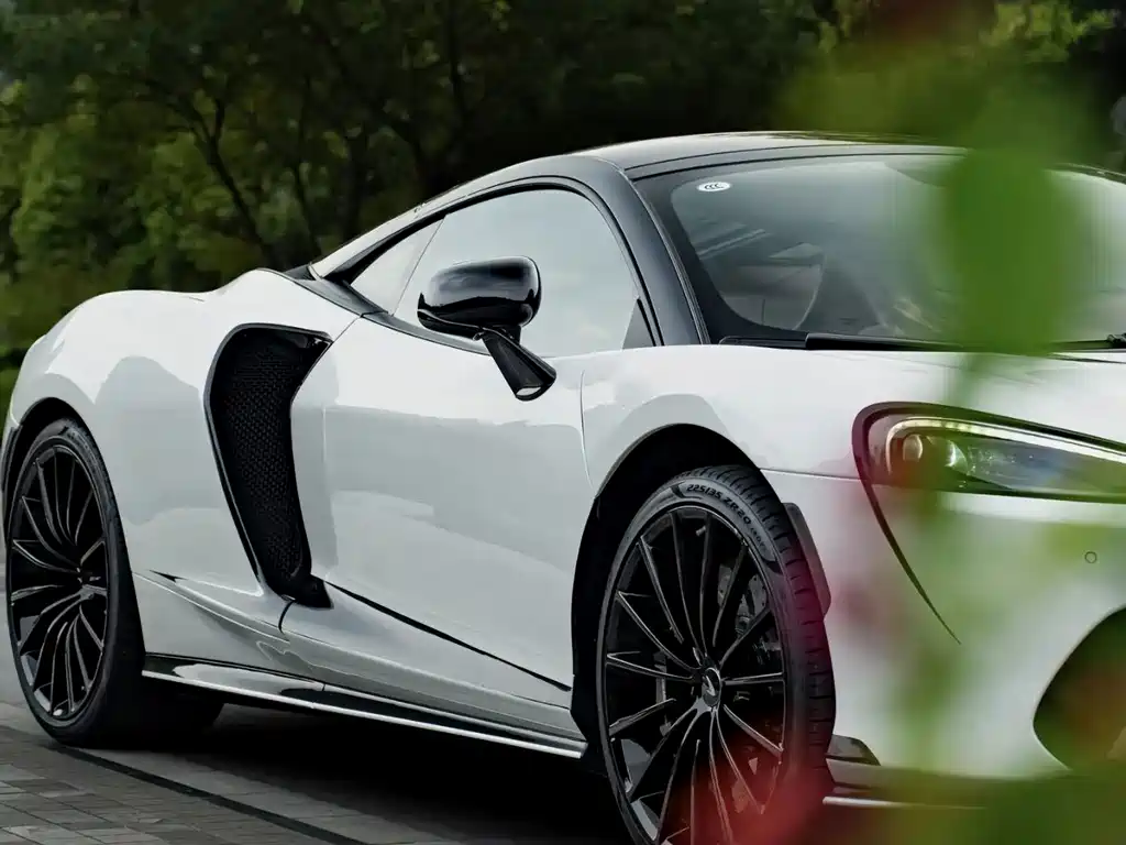 McLaren GT — миниатюра 4