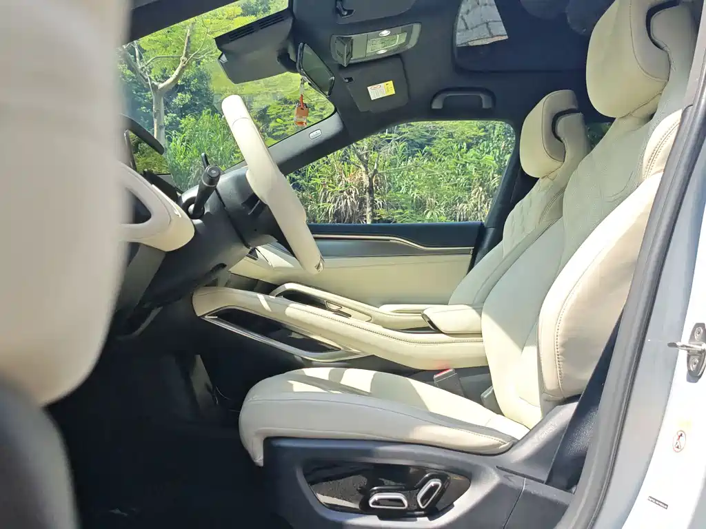 BYD L EV — миниатюра 7