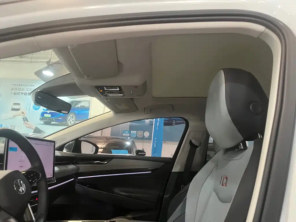 VOLKSWAGEN ID.7 VIZZION