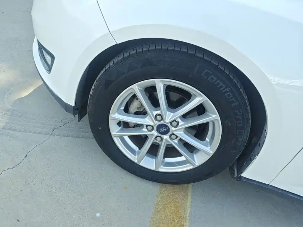 Ford Focus — миниатюра 23