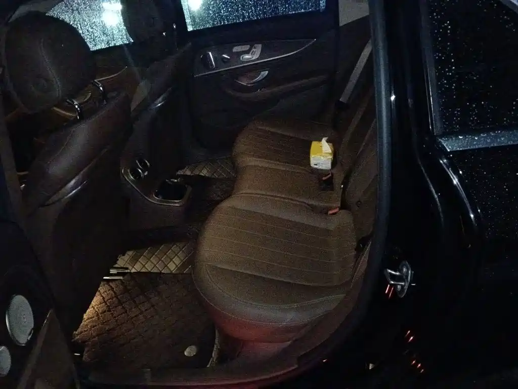 Mercedes-Benz E-Class — миниатюра 15