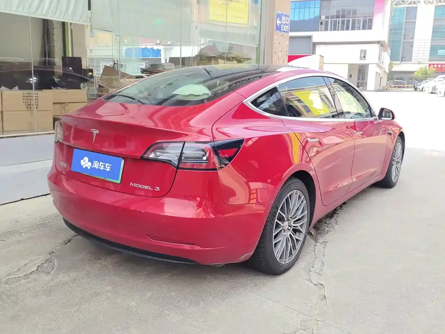 Tesla Model 3 — миниатюра 3