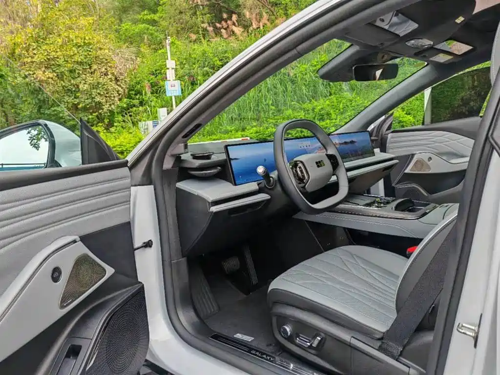 Geely Galaxy Galaxy E8 E8 2025 700km Smart Drive
