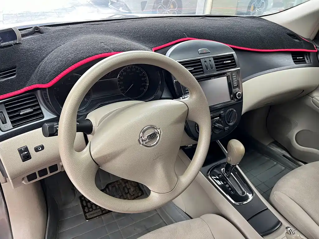 Nissan Tiida — миниатюра 14