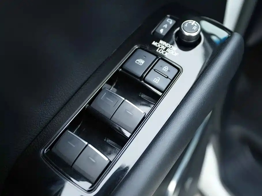 Toyota Vellfire — миниатюра 11