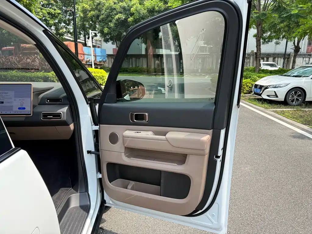 Li Auto Li MEGA — миниатюра 14