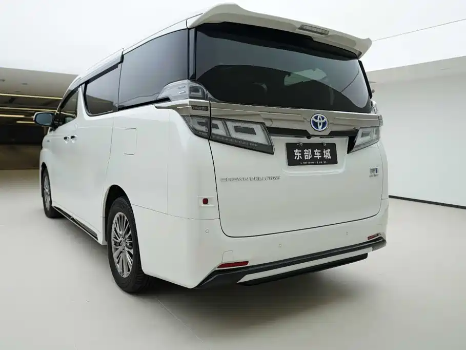 Toyota Vellfire — миниатюра 5