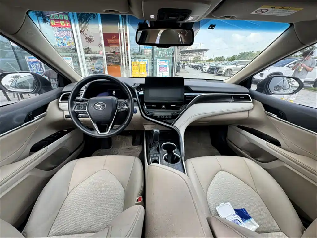 Toyota Camry — миниатюра 6