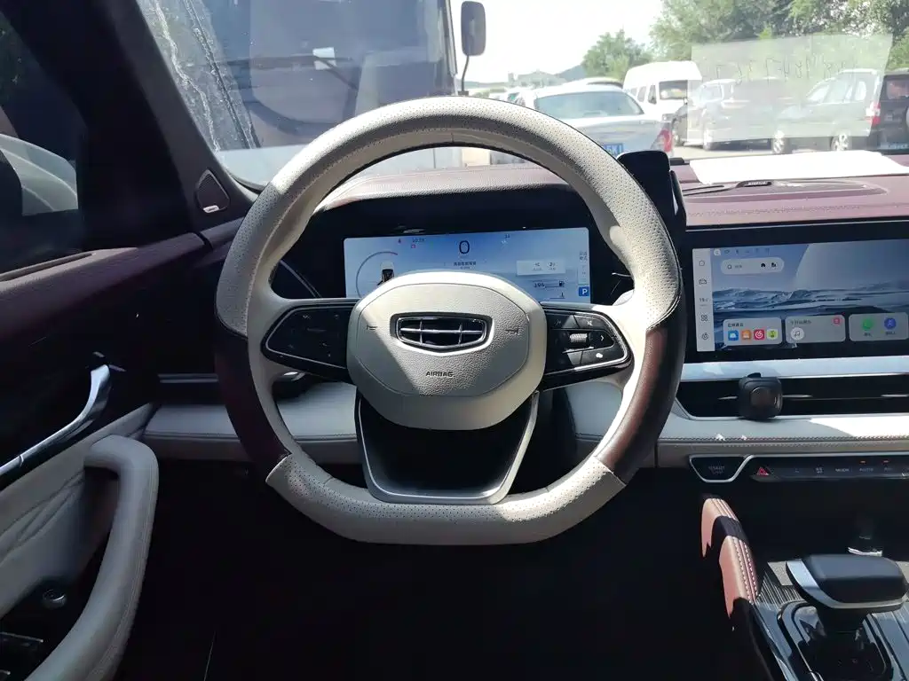 Geely Xingyue L — миниатюра 11