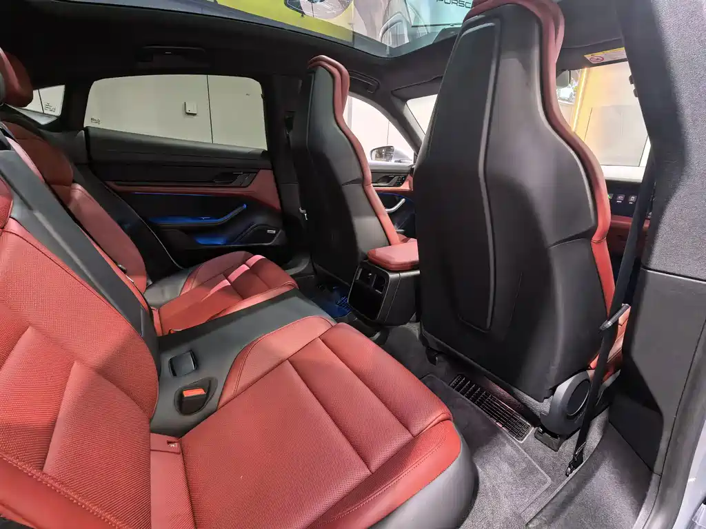 Porsche Taycan — миниатюра 12