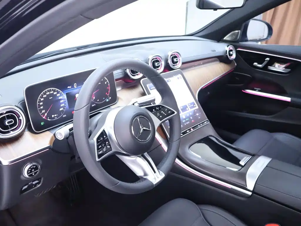 Mercedes-Benz C-Class — миниатюра 11