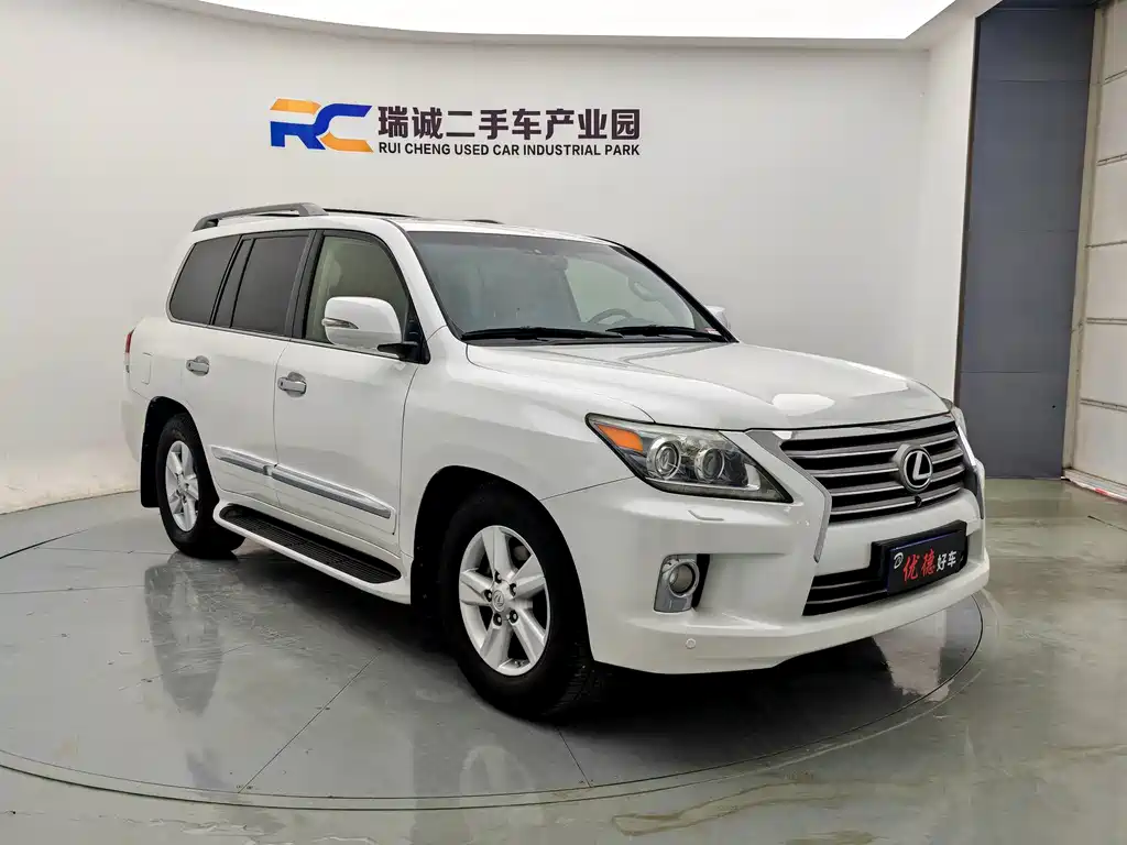 Lexus LX — миниатюра 23