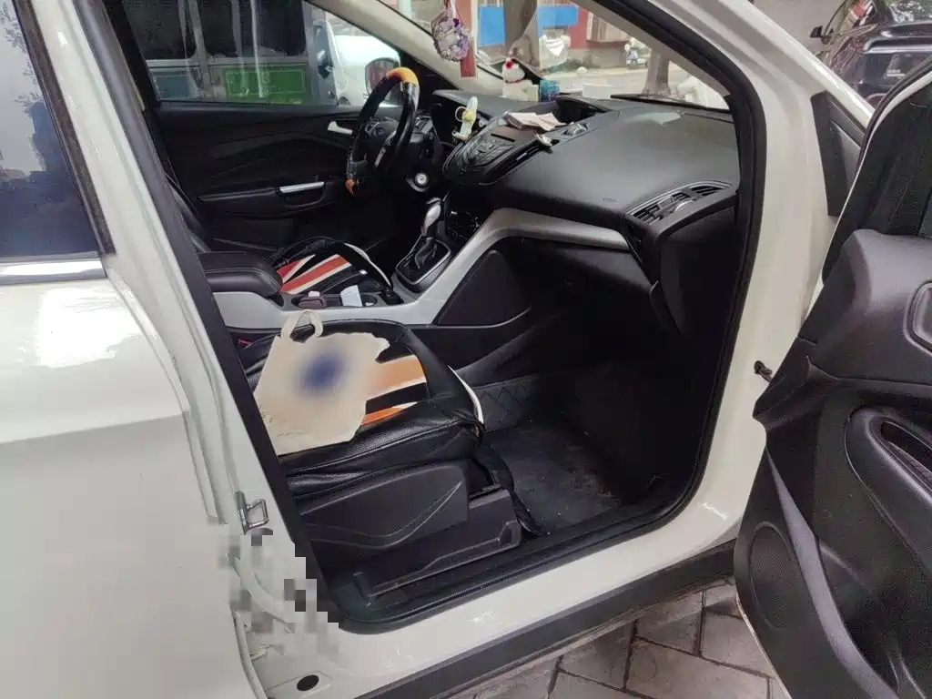 Ford Kuga — миниатюра 17