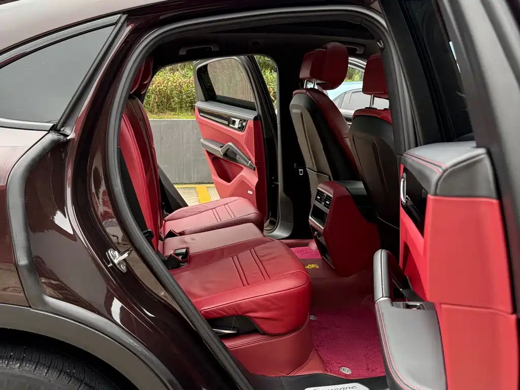 Porsche Cayenne — миниатюра 13