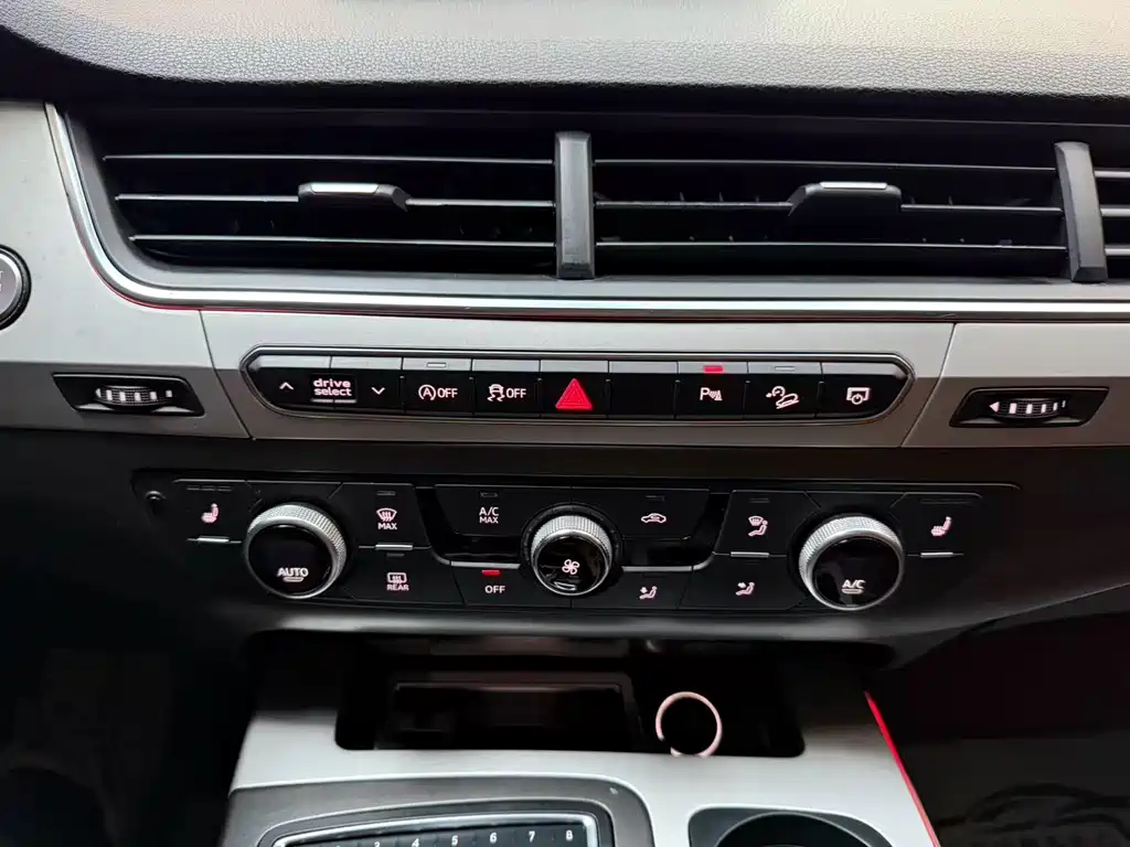 Audi Q7 — миниатюра 15