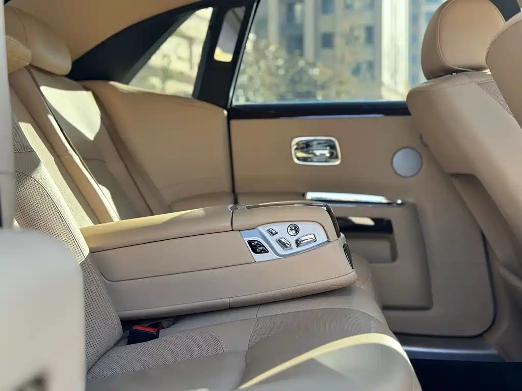Rolls-Royce Ghost 2010 6.6T Standard