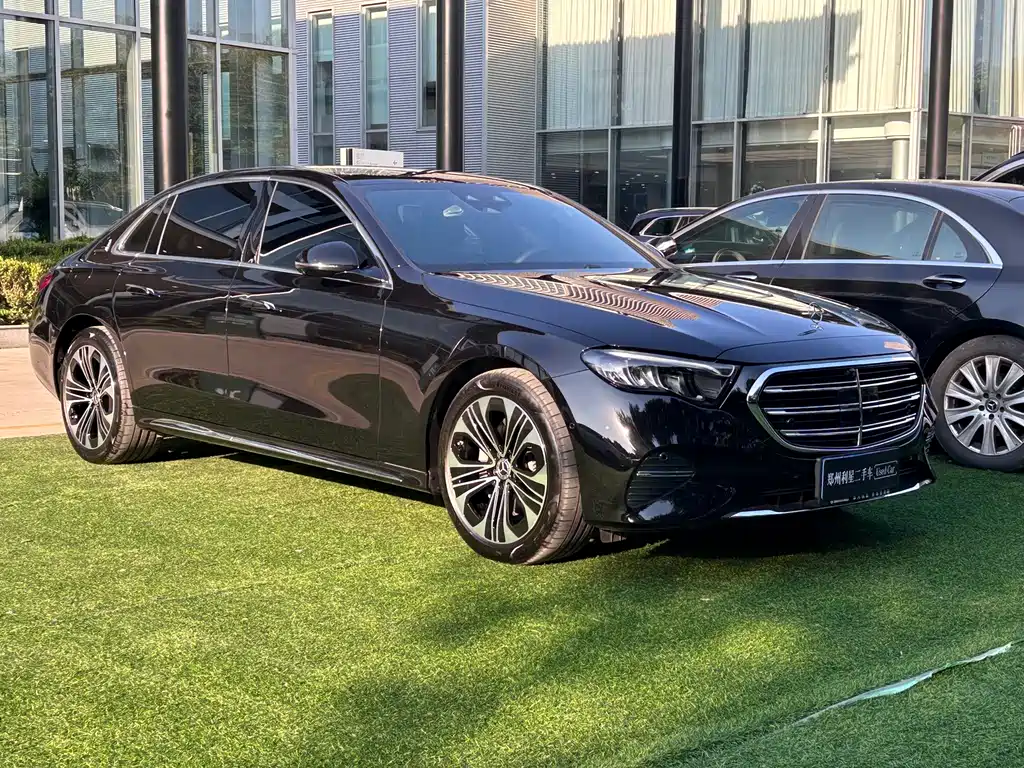 Mercedes-Benz E-Class — миниатюра 3