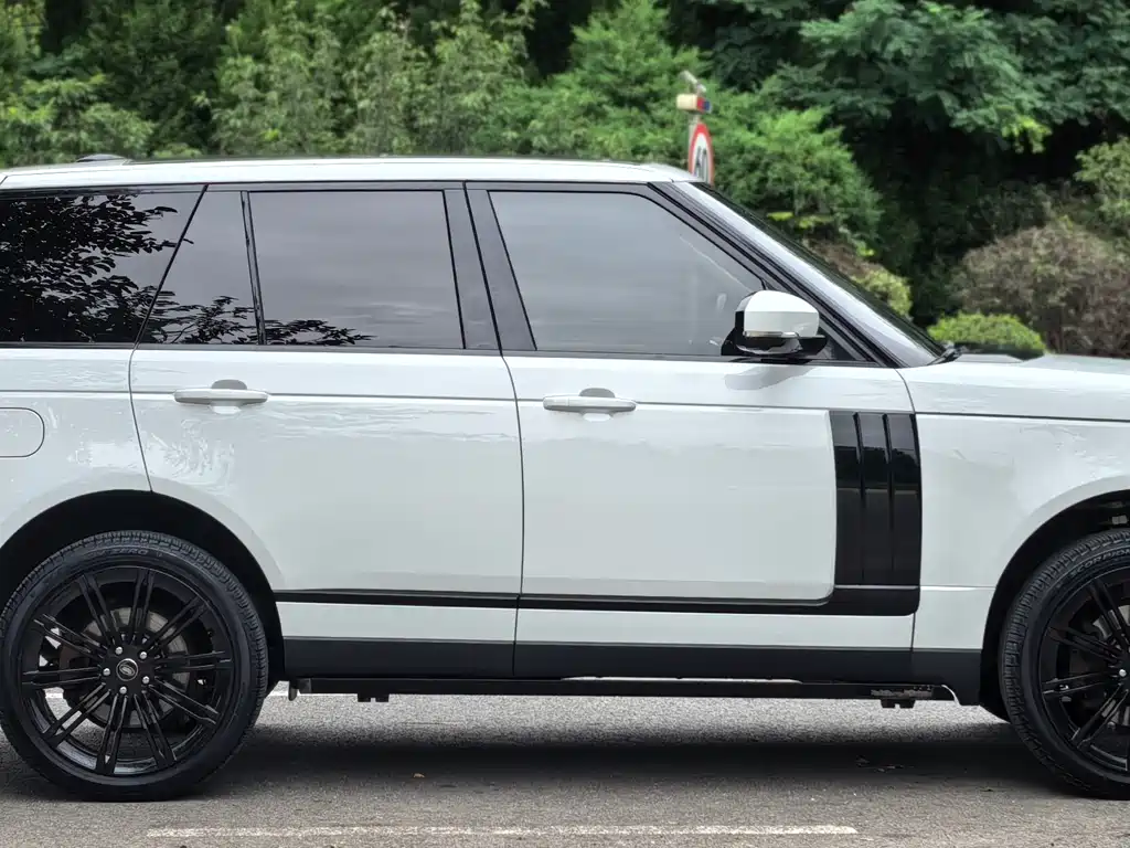 Land Rover Range Rover — миниатюра 4