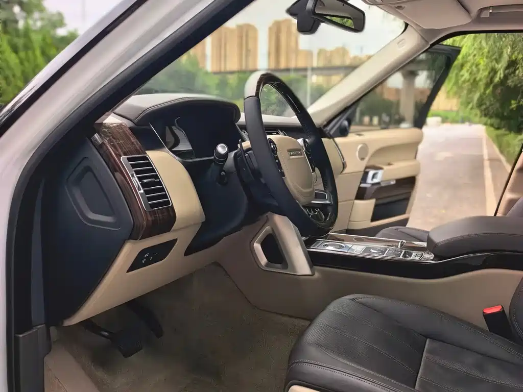 Land Rover Range Rover — миниатюра 8