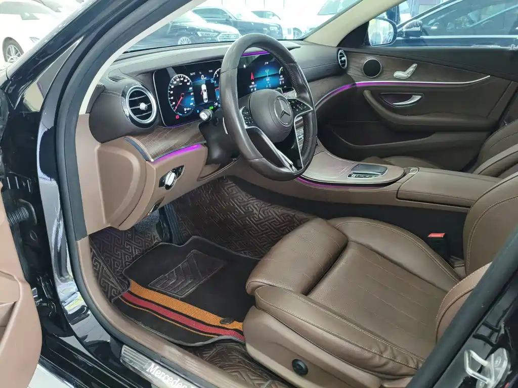 Mercedes-Benz E-Class — миниатюра 9