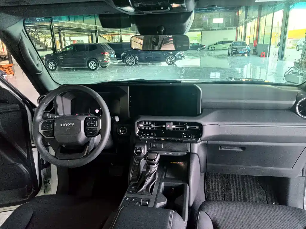Toyota Prado — миниатюра 4