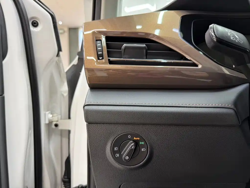 Volkswagen Tharu — миниатюра 9