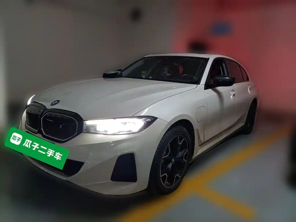 宝马i3 2023款 eDrive 40 L 曜夜套装 2023