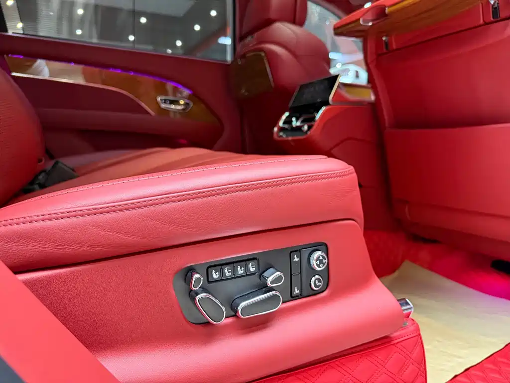 Bentley Bentayga — миниатюра 13